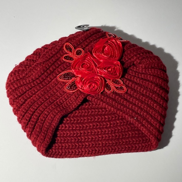 Red Holiday ribbed Sweater Hat ~ Embroidered in Satin Trim New with tags - Picture 3 of 3